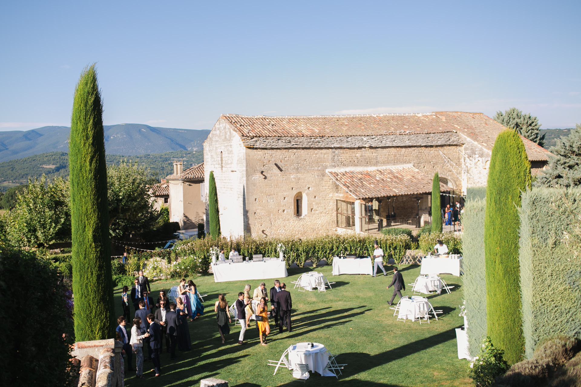 Photographe de mariage à l'ABBAYE SAINTEUSEBE à Saignon Vaucluse