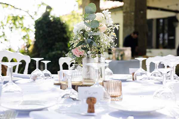 Photo de la décoration de table du diner de mariage au Domaine de Beauveset