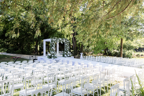 Photo de l'espace de cérémonie de mariage au Château les Trois Fontaines