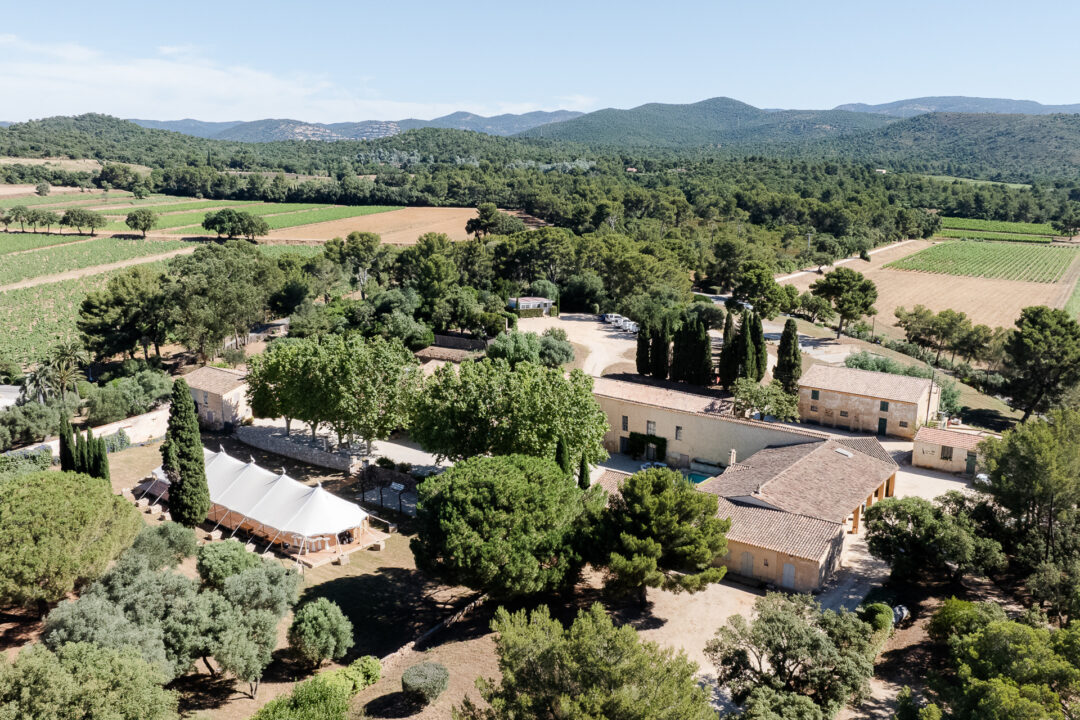 Photographe de mariage au Clos Mireille Domaine Ott