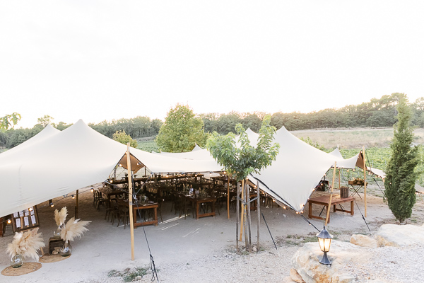 Photo de l'espace de diner du Mas de la Marotte