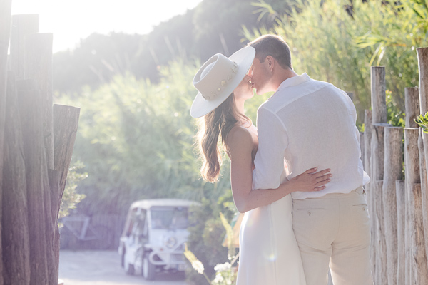 Photo de mariage à la plage Le 1051 à Ramatuelle