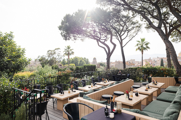 Photo de la terrasse haute avec vue de Le Tigrr Saint-Tropez